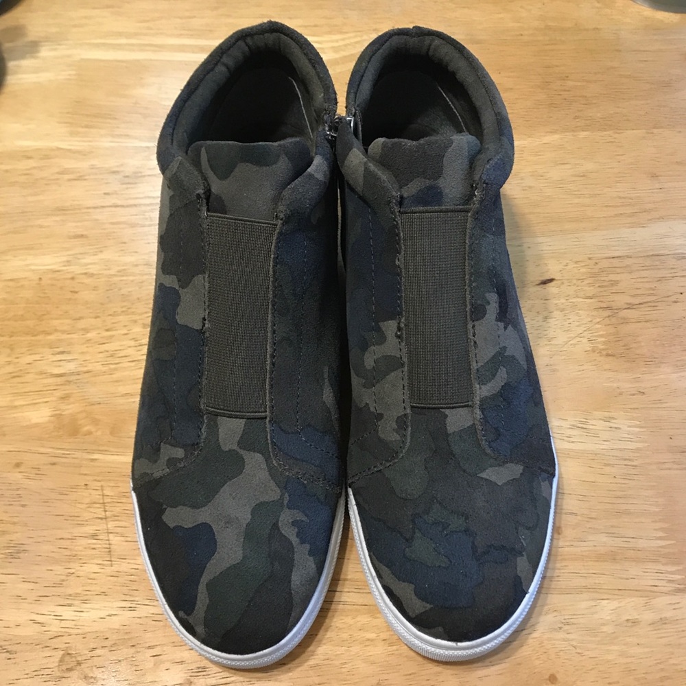 Aqua College Womens Glady Waterproof Sneakers Camo Size 9.5
